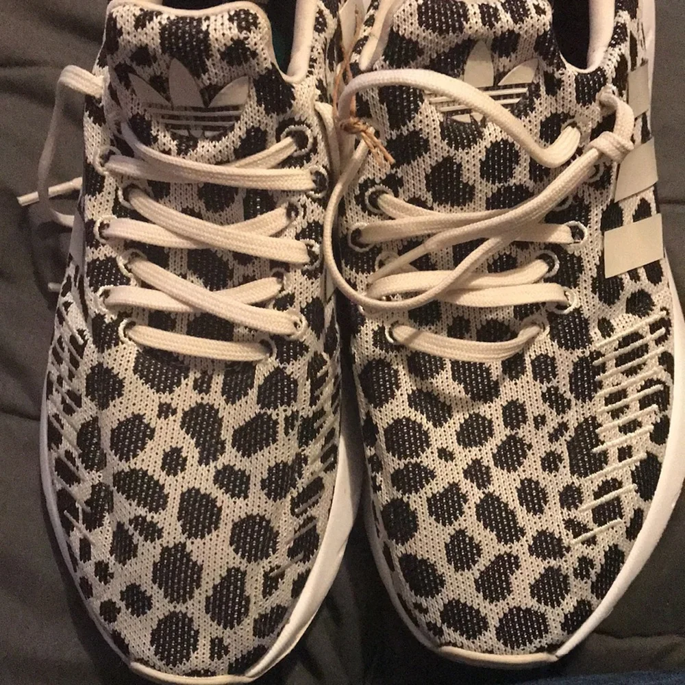 💎✨ New ✨💎 ADIDAS tennis shoes - Picture 7 of 9